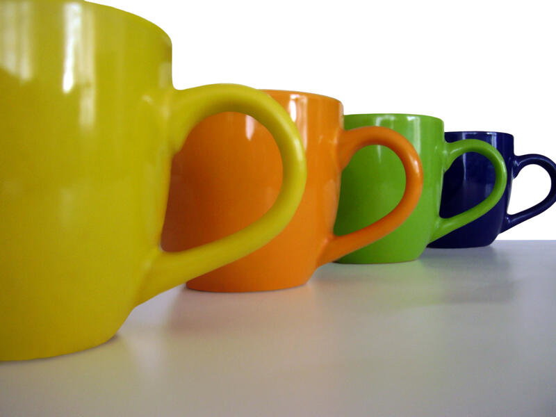 Becher und Tassen Becher und Tassen