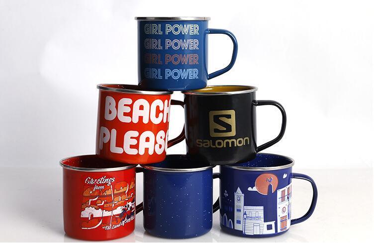 Tasses en émail Tasses en émail