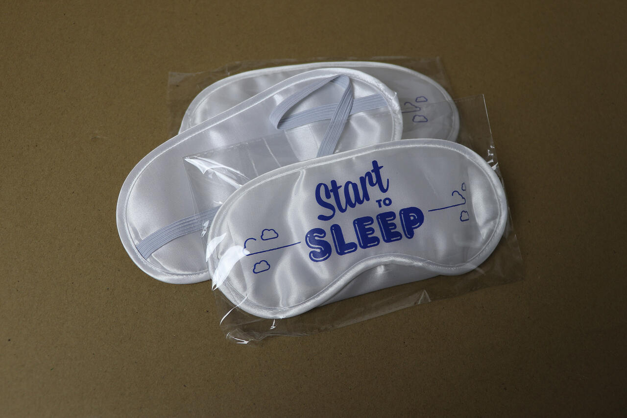 Masque de sommeil en polyester personnalisé image