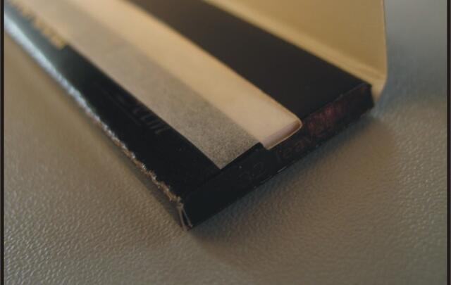 Papier à rouler King size Slim avec paquet personnalisé (107 x 44 mm) image